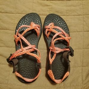 Chaco 9 double strap orange 🍊 patterned. EUC